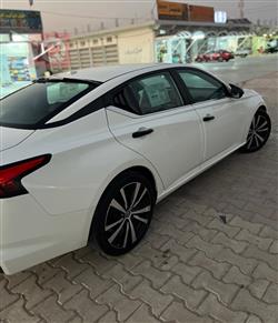 نیسان ئەلتیما